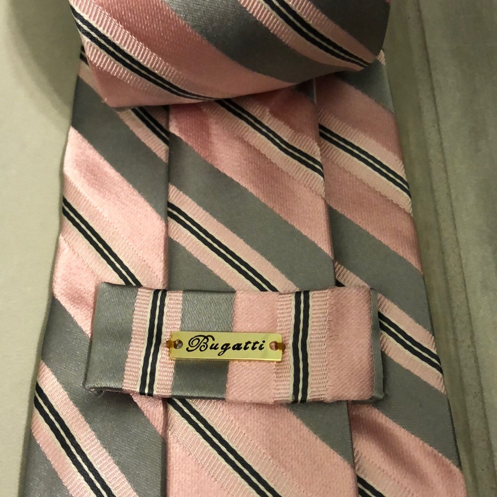 Bugatti Necktie - Picture 3 of 9